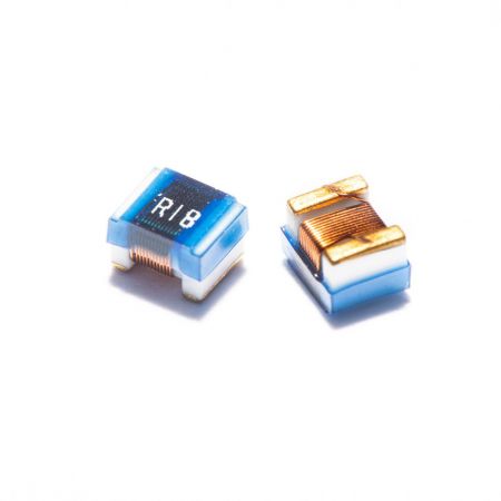 0.68µH, 480mA, Inductor RF 1008, Inductor de chip de alambre cerámico - High Q and SRF RF Ceramic Wire Wound Chip Inductor