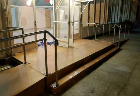 プラスチック高床式デッキ