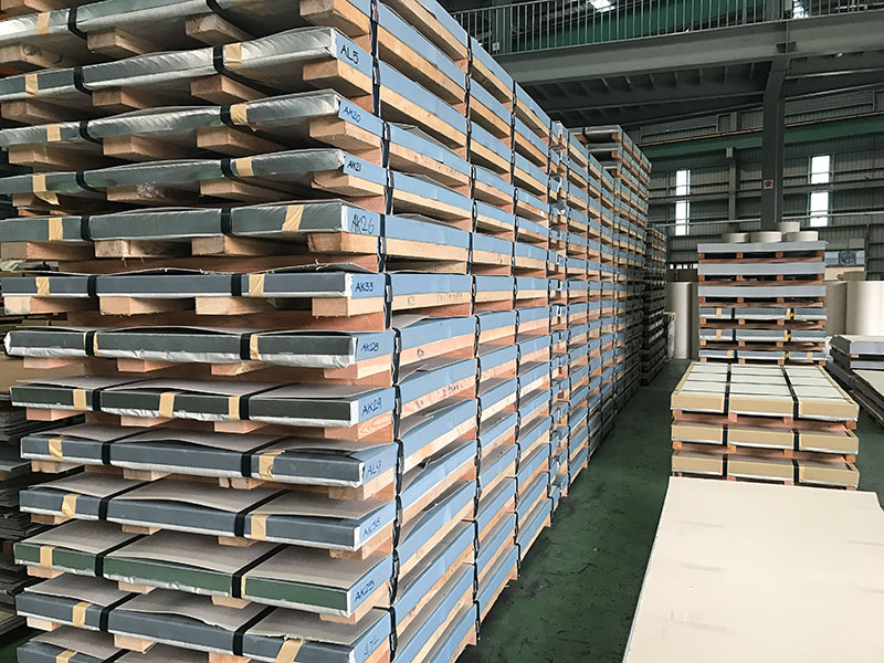 Stainless steel sheet and stainless steel coil export packing.