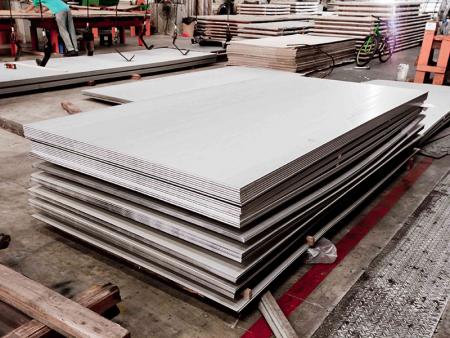 AISI 304 / 304L - Stainless steel plate are mainly used for chemical tank, gate, mechanical component or reprocessing to stainless steel flat bar or stainless steel angel.