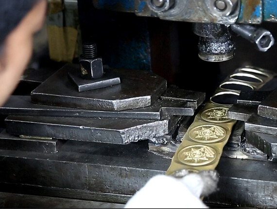 Metal Coin Striking Process - Metal Coin Striking Process for Challenge Coins