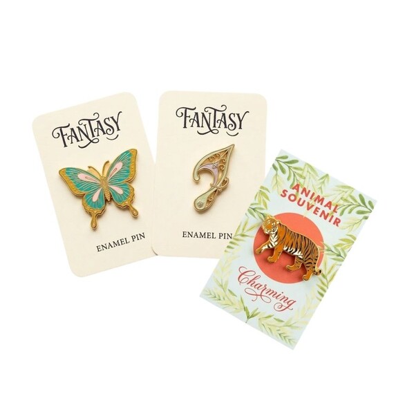 Logo pins met aangepaste achterkaarten