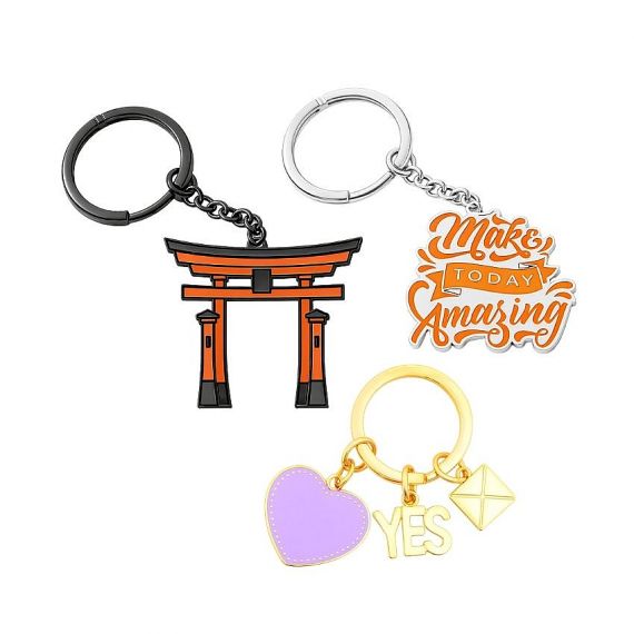Custom Metal Keychains with Enamel and Creative Designs in Zinc Alloy Material