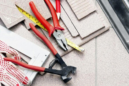 磁磚工具 - 地板和瓷磚鋪設工程及瓷磚安裝的工具和配件。