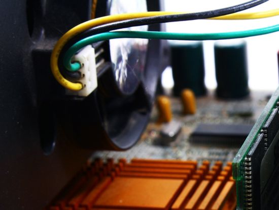 Предоставляем различные типы кабелей для более эффективной и гибкой конфигурации и применения вентиляторов и других компонентов