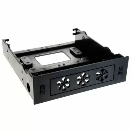 Многофункциональный кронштейн для HDD на 5.25". - Многофункциональный кронштейн, который может устанавливать картридеры, жесткие диски 2.5" и 3.5" в позицию 5.25" в корпусе компьютера, увеличивая гибкость конфигурации корпуса.