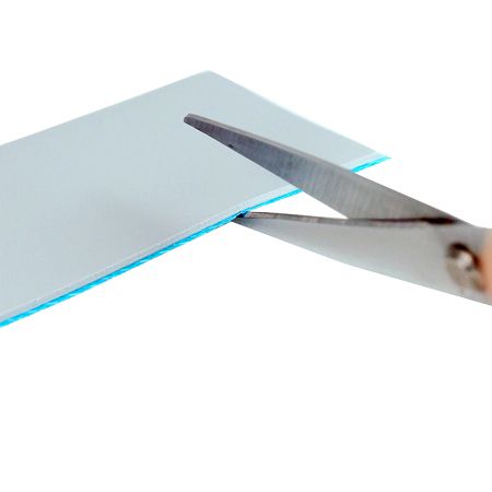 極致性能導熱片，材料柔韌方便使用者裁切為所需大小尺寸。