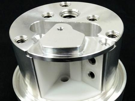 반도체 진공 부품: 양극 산화 처리, 비전도성, 우수한 가공 특성과 공차.