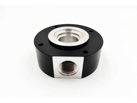 진공 어댑터 시트: 부분적으로 검은색으로 염색; 염색되지 않은 부분은 진공 표면으로, 미세한 선과 긁힘이 없으며, 요구 사항을 완전히 충족합니다.