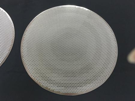 Nauwkeurige afstand, waardoor vloeistof gelijkmatig kan passeren en onzuiverheden kan filteren.