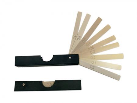 PEEK Plastic Feeler Gauge - We make plastic feeler gauges as thin as 0.1mm ~ 3mm (sizes customizable).