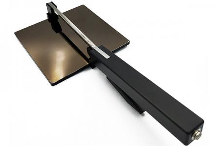 קליפי מסכה מסוג F עשויים מחומר מוליך סטטי.