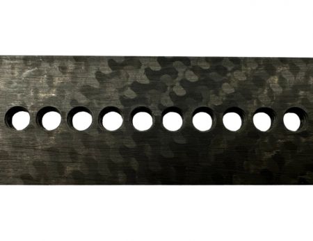 Shen-Yuehによって製造されたカーボンファイバー複合材料は、穴加工のニーズを満たすことができます。