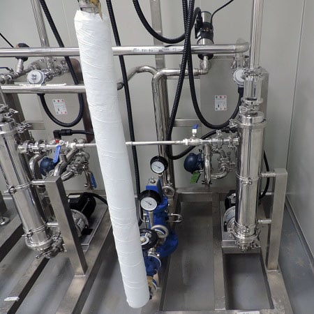 ชุดเครื่องทำน้ำร้อน - Hot water units with steam valves and trap.