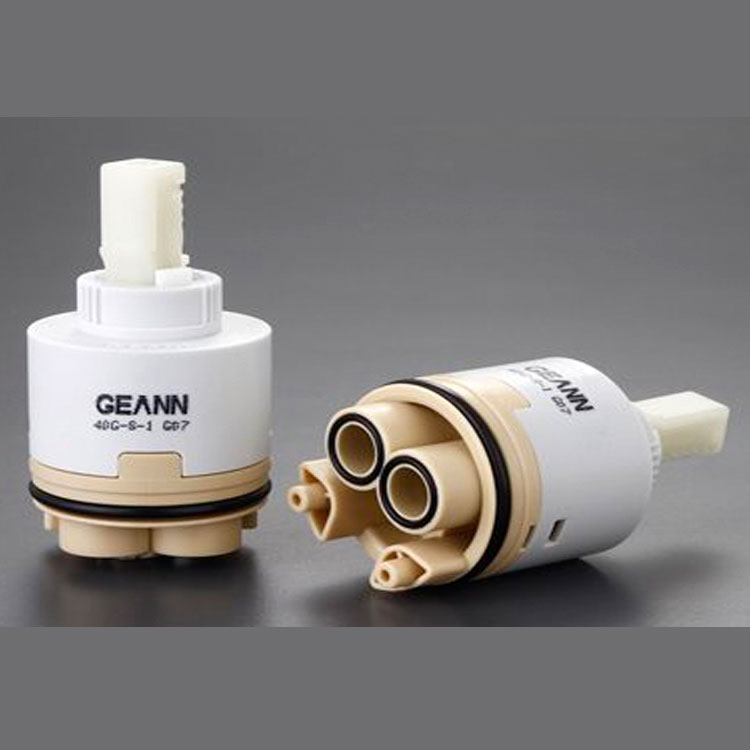 Kartrid Keramik Pegangan Tunggal / Mixer Hemat Air 40mm dengan Distributor