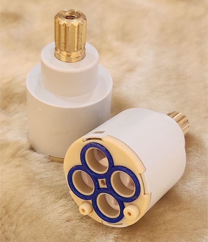 31 मिमी 4 पोर्ट्स मल्टीपल फंक्शन प्लास्टिक स्टैंडर्ड बेस 360 डिग्री टर्न डाइवर्टर कार्ट्रिज