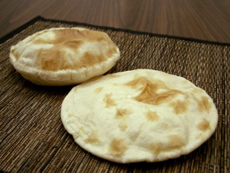Bánh mỳ Ả Rập phồng
