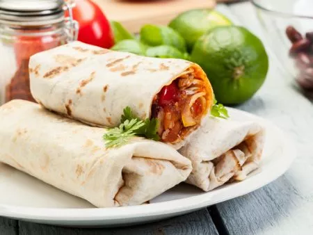 Burrito's zijn perfect aan beide uiteinden ingepakt