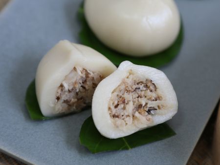 Larger pieces of ingredients can be filled to make authentic Hakka Radish Buns