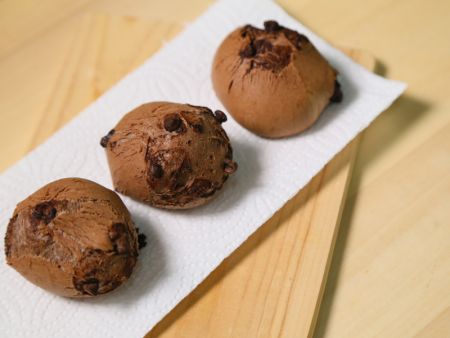 Chocolate mochi breads are soft and chewy