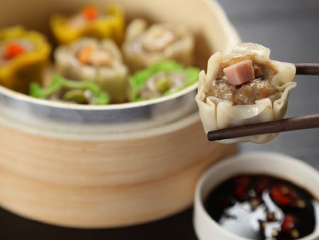 Shumai is automatically garnished with diced ham