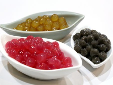 Використовуйте соки для виготовлення фруктових перлів тапіоки зі смаком