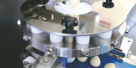 Ekstrudering, fyldning og formning af suppe dumplings