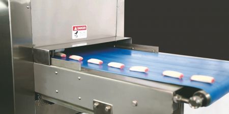 将春卷切成长度一致的大小