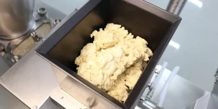 Få dejen til at passere skruerne direkte og blive ekstruderet glattere for at forhindre spindeproblemer