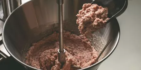 特殊的下馅系统适用各式馅料类型,如牛肉,猪肉,虾,鱼浆等