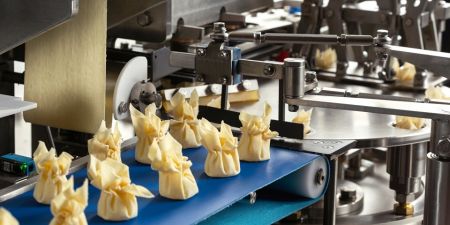 成型后的馄饨间距可依照输送带速度进行调整,便于配合人工捡料包装