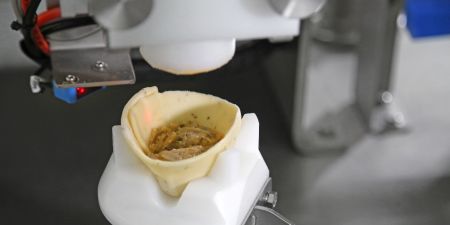 机器自动填充咖喱饺馅料