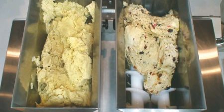 Rechts: Einzigartiger Teigverarbeiter sorgt für Teigqualität; Links: Extrusionssystem hält die Zutaten in der Füllung intakt
