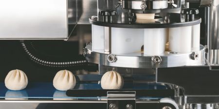 Χρησιμοποιούνται ειδικές σφιγκτήρες για την παραγωγή εκτυπωμένων προϊόντων, όπως: ατμομπαούλα, σουπαντίνα και κρεατόπιτα