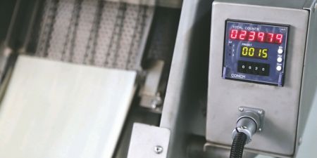 Les feuilles de pâte sont automatiquement comptées et surveillées