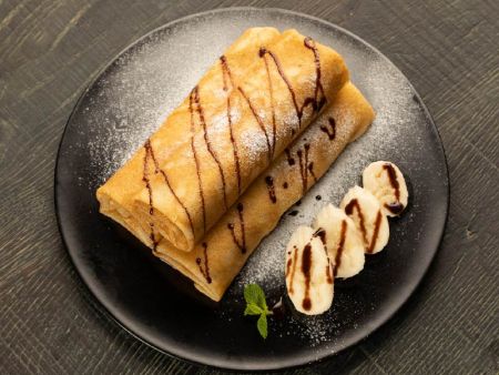 Automatically Wraps the Crepes into Rolls
