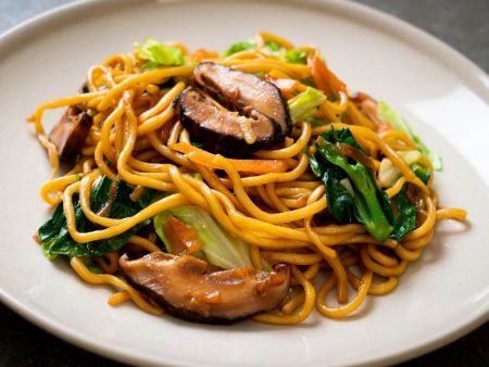 Chaw Mien with Mushrooms and Vegetables