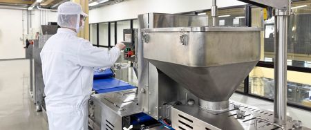 Standardizare vs. Handmade: Strategia Câștigătoare pentru Expansiunea Globală a Găluștelor cu Supă