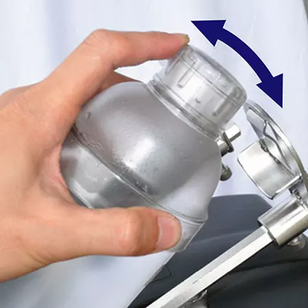 Pratique à mettre ou à enlever les shakers.