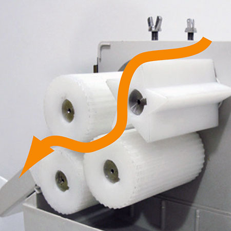 Latest design of 4 rollers with high efficiency and speed, 35 half oranges/min. Gaps between the rollers could be adjusted based on different requirements.