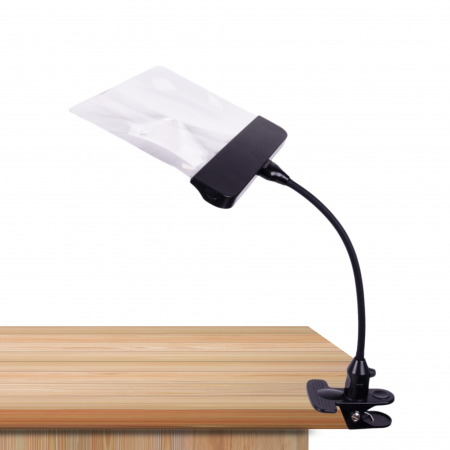 3X Ganzseiten-Lupe mit flexiblem Schwanenhals-Tischclip und LED-Licht - Ganzseitige, flexible Schwanenhals-Tischlupe mit LED-Licht.
