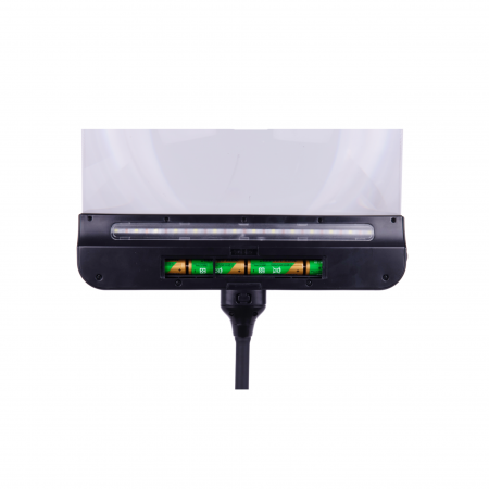 La loupe à lumière LED nécessite l'installation de quatre piles AAA au carbone-zinc.