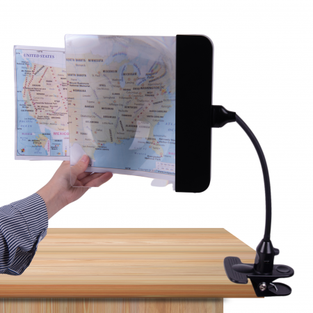 Loupe à lumière LED pour agrandir le texte de la carte du Japon.