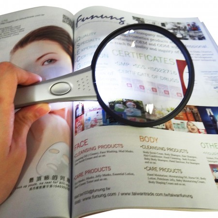 2X Illuminated Reading magnifying glass