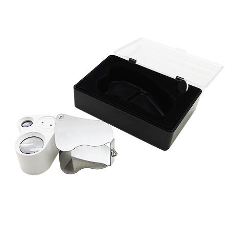 LED lighted folding pocket magnifier