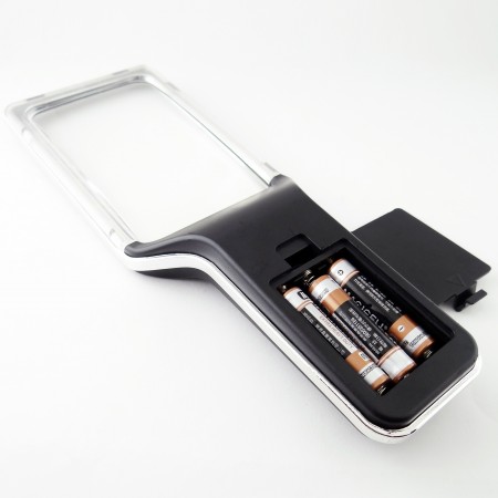 Rectangular SMD LED magnifier requires 3 AAA batteries
