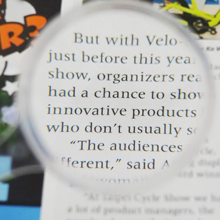 Mini magnifying glass for reading