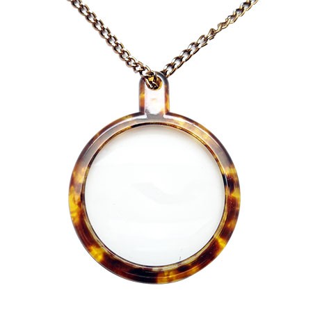Turtle shell pattern necklace magnifier