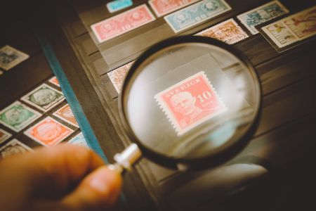 Freisprechlupe für die Briefmarkensammlung