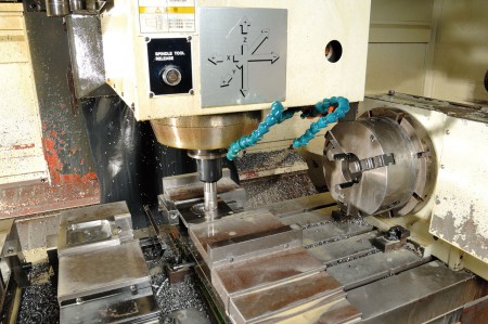 Ang machining center ng Ju Feng ay may advanced na CNC lathing, milling, grinding, drilling, at surface treatment machines.